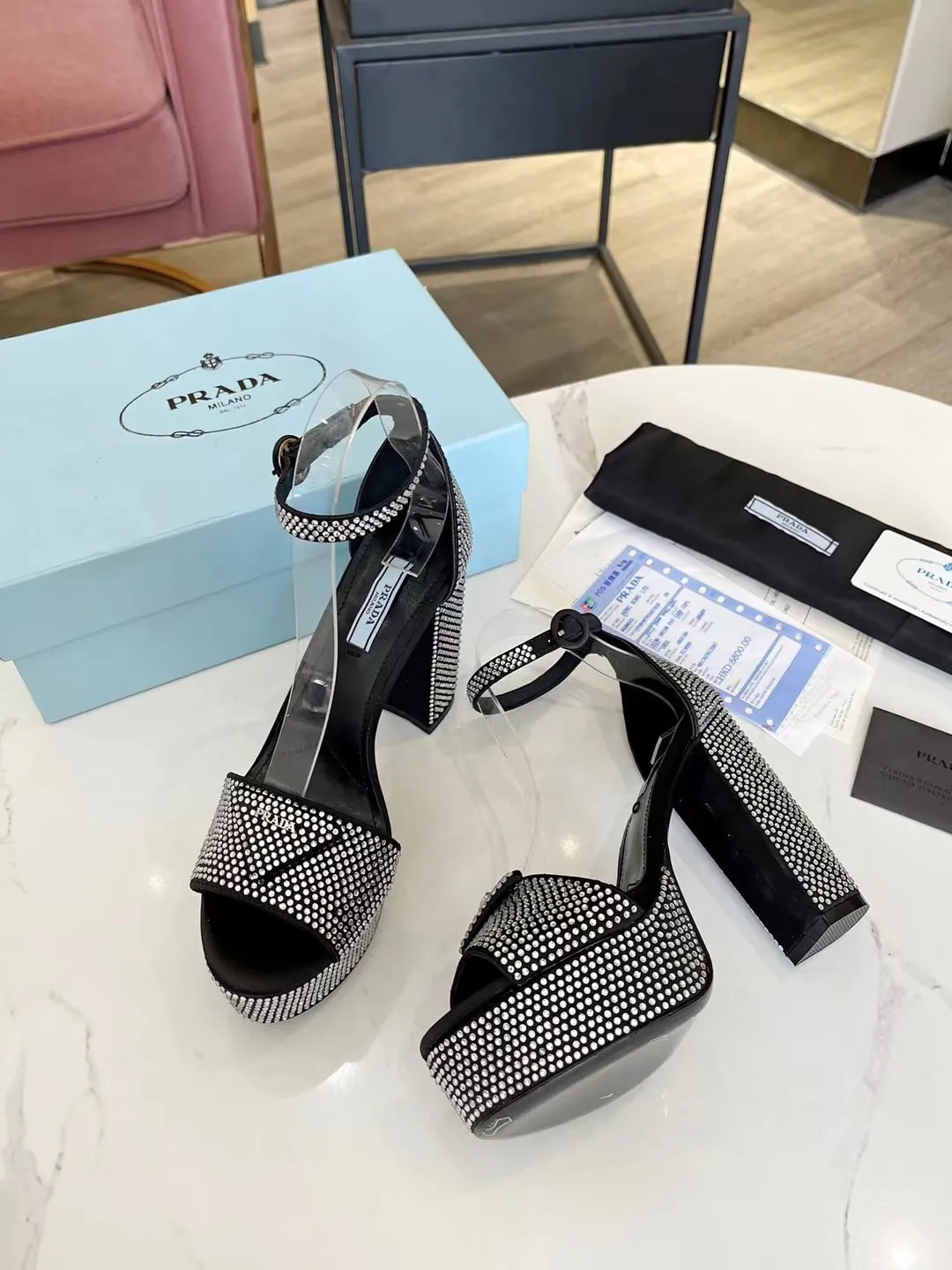 👟👟Ex-factory price 600👟👟 (imitation leather bottom-20) 👉New arrival👈Remove the original board and make a 1:1 replica‼ ️The highest version ✅ Prada's early spring catwalk hot style 😘The latest spring model Thick heel water platform rhinestone series (genuine leather outsole) (simulated leather sole) A must-have for goddesses The upper and the feet are super beautiful 👉The upper is made of imported open-edge beaded cowhide, soft and textured, lining + foot pads, imported sheepskin, breathable and comfortable, private model water platform, heel platform 3.5M, heel height 11.5M Code number 35M-39M (34 40 414243 (custom-made, non-refundable and non-exchangeable)
